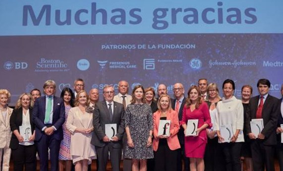Carmen Ayuso recibe el Premio Fenin a la Innovación Tecnológica Sanitaria en reconocimiento a su trayectoria profesional