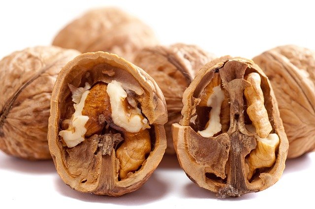 Comer nueces a diario disminuye el colesterol malo y podría reducir el riesgo de enfermedad cardiovascular