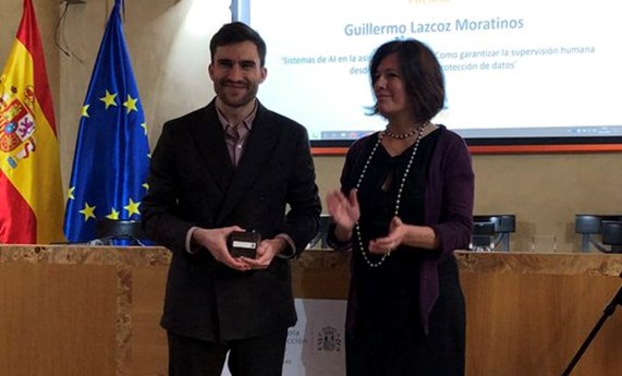 Guillermo Lazcoz recibe el Premio de Investigación en Protección de Datos Personales Emilio Aced