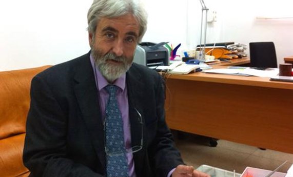 “La lactancia materna influye de por vida en la salud del hijo” Andreu Palou, investigador del CIBEROBN “La lactancia materna influye de por vida en la salud del hijo” Andreu Palou, investigador del CIBEROBN