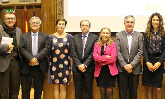 Un grupo multidisciplinar de autores lanza el primer libro en español sobre la ética en la investigación de las enfermedades raras Un grupo multidisciplinar de autores lanza el primer libro en español sobre la ética en la investigación de las enfermedades raras