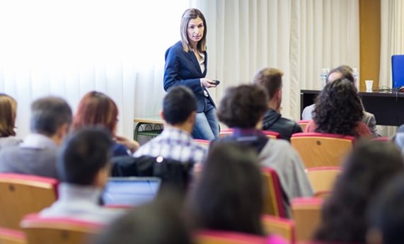 Esther Pueyo explica el papel de la ingeniería para prevenir arritmias Esther Pueyo explica el papel de la ingeniería para prevenir arritmias