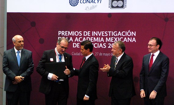 Andrés Moya, recibe el premio México de Ciencia y Tecnología 2015 Andrés Moya, recibe el premio México de Ciencia y Tecnología 2015