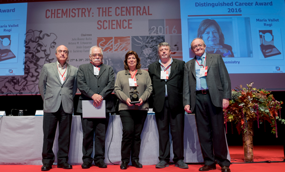 La Fundación Lilly reconoce la trayectoria científica de María Vallet-Regí con el Premio a una Carrera Distinguida en la Especialidad de Química La Fundación Lilly reconoce la trayectoria científica de María Vallet-Regí con el Premio a una Carrera Distinguida en la Especialidad de Química