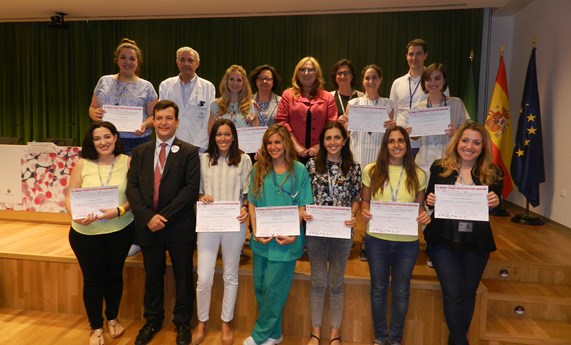 Alexia Barroso recibe uno de los premios a los mejores trabajos científicos del IMIBIC Alexia Barroso recibe uno de los premios a los mejores trabajos científicos del IMIBIC