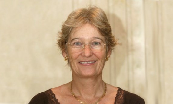 Dra. Susan Webb: "La colaboración con los Grupos Clínicos Vinculados es muy importante para nosotros" Dra. Susan Webb: "La colaboración con los Grupos Clínicos Vinculados es muy importante para nosotros"