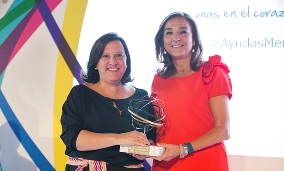 Victoria del Pozo recibe una Ayuda Merck de Investigación Victoria del Pozo recibe una Ayuda Merck de Investigación